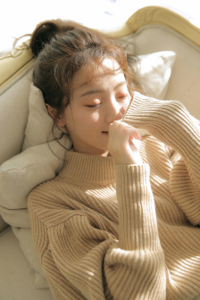 那英问张馨予李菲儿你俩谁啊